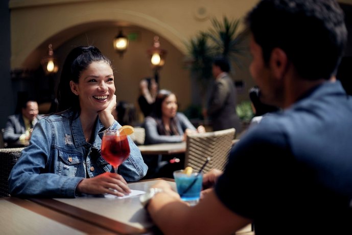 Embassy Suites Los Angeles - International Airport South