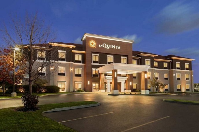 La Quinta Inn & Suites by Wyndham Lackawanna