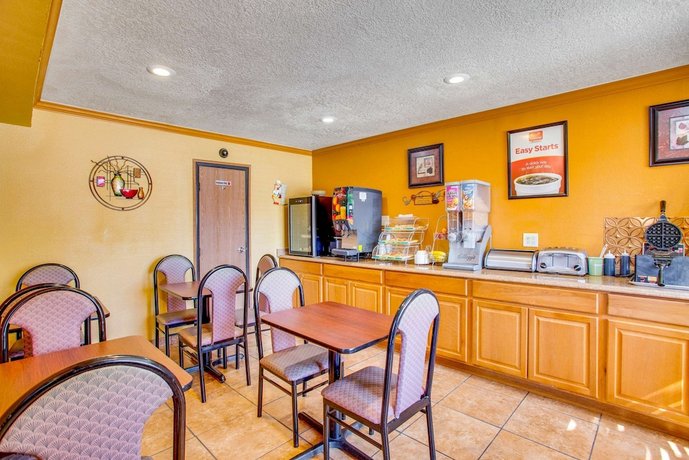 Econo Lodge Inn & Suites Albuquerque