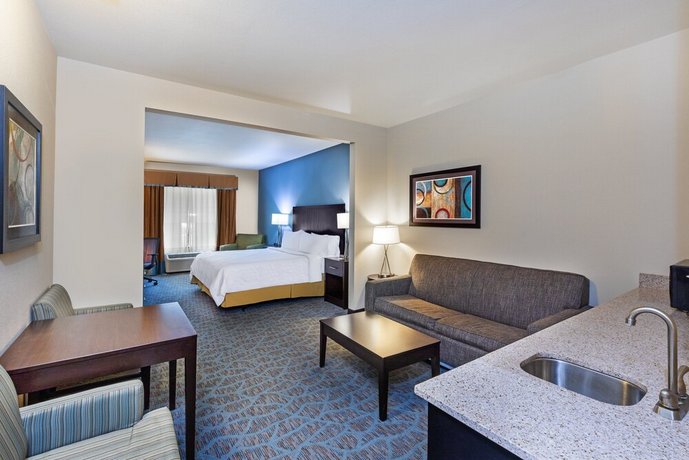 Holiday Inn Express Hotel & Suites Floresville