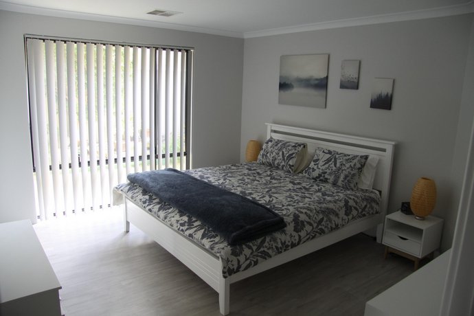 Warnbro Beach Family Accommodation