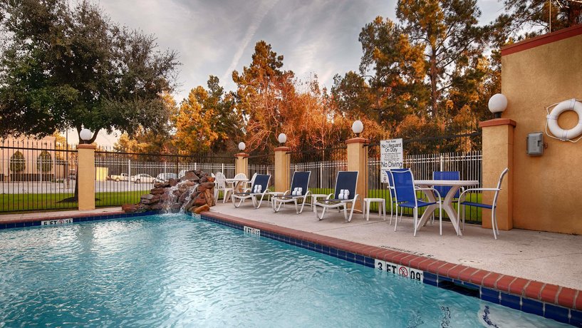 Best Western Plus Sam Houston Inn & Suites