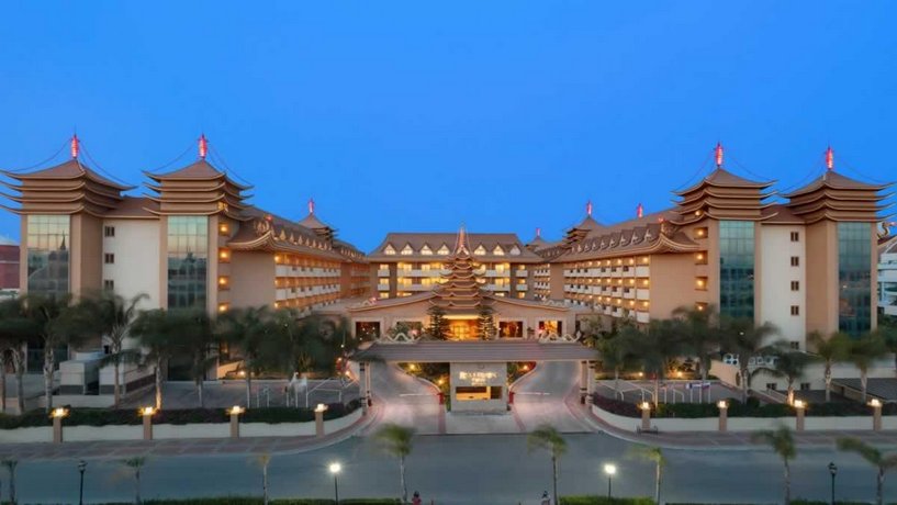 Royal Dragon Hotel Side