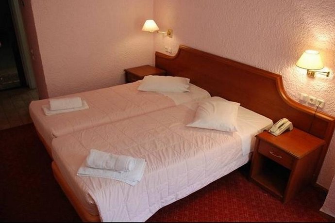 King Iniohos Hotel