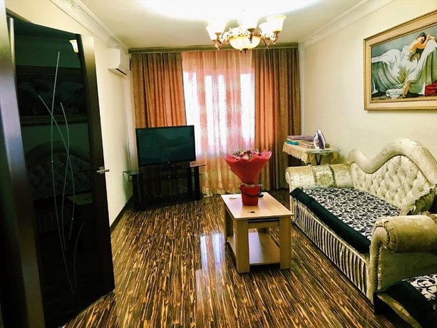 Apartment on Millionshchikova 63