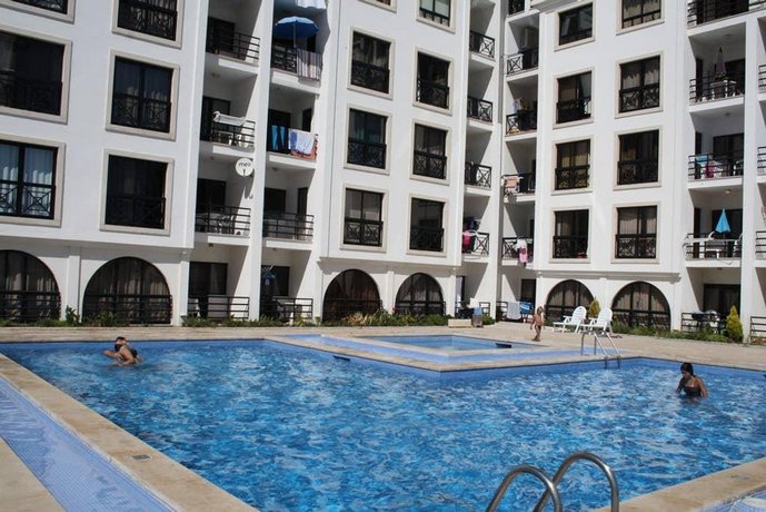 Beachfront 3bdr apt on Marginal Boulevard