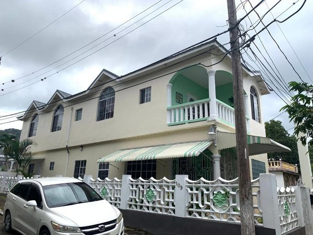 Aileen Palm Cove Ja
