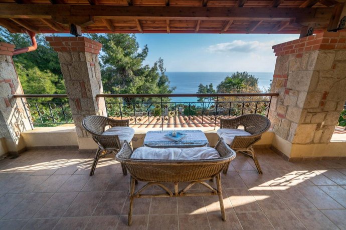 Villa Afytos Sea-cret 18