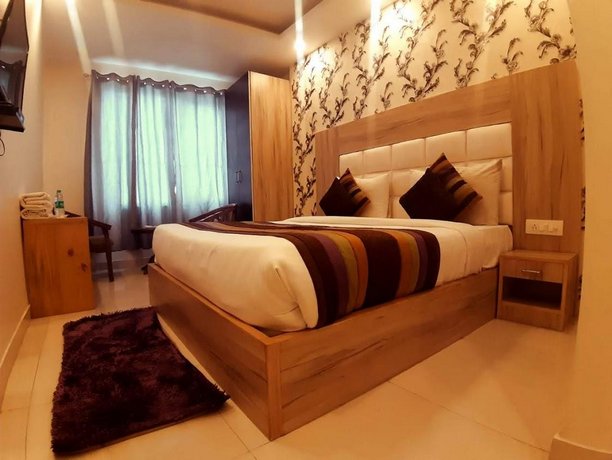 Modesty Hotel