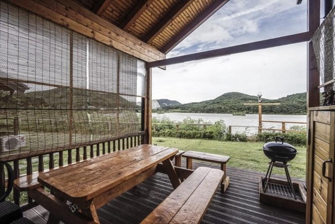 Buan lake log Pension