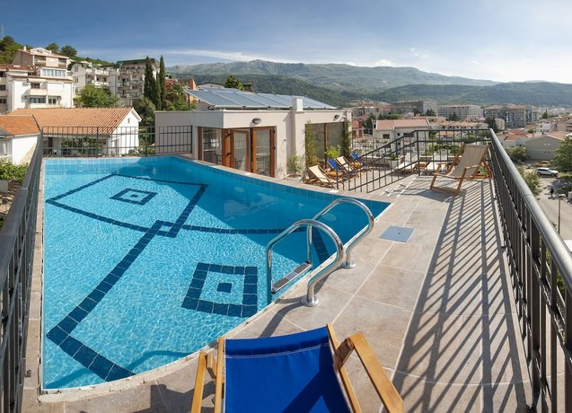 Hotel Twelve