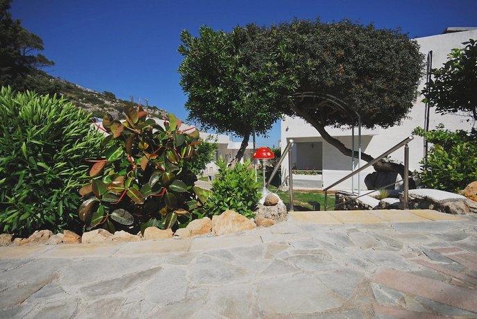 Ladiko Suites