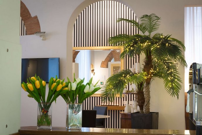 De La Pace Sure Hotel Collection by Best Western