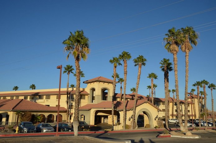 Ramada by Wyndham Barstow