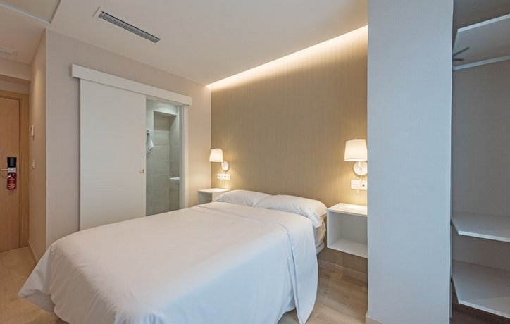 Hostal La Lonja