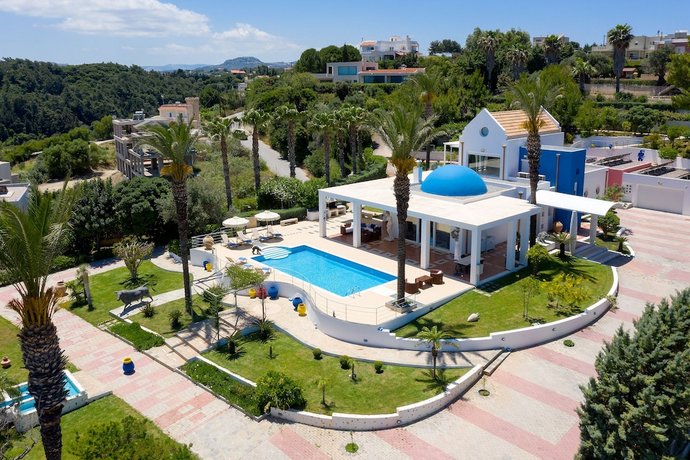 Grande Dame Villa