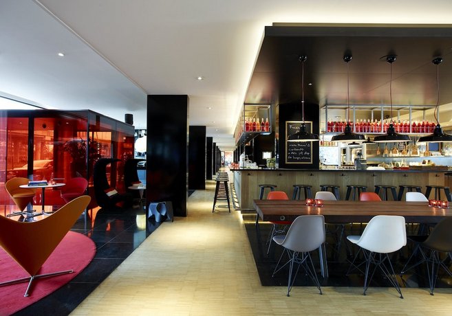 citizenM Schiphol Airport