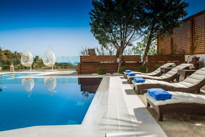 Wine Dark Sea Villa Artemis