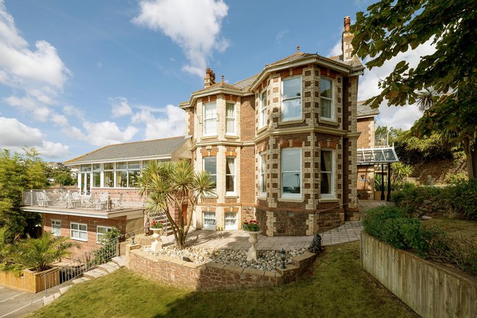 Summerhill Hotel