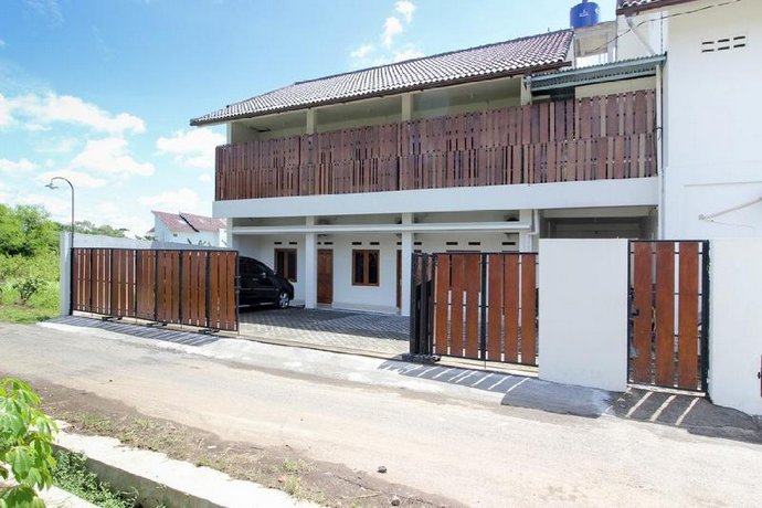 RedDoorz near Sindu Kusuma Edupark