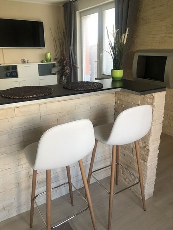 Bastien Studio near Airport