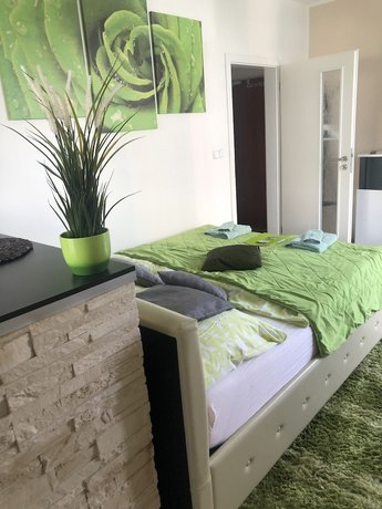 Bastien Studio near Airport