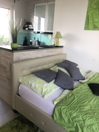 Bastien Studio near Airport