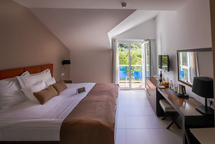 Sensimar Kalamota Island Resort