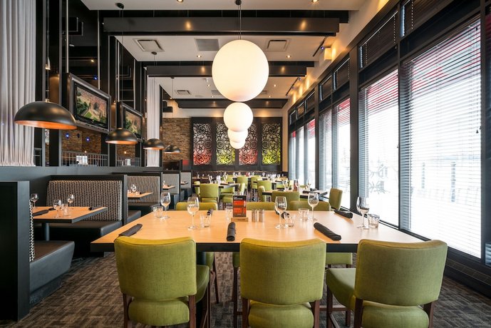 Acclaim Hotel Calgary Airport
