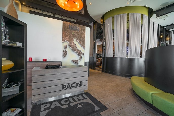 Acclaim Hotel Calgary Airport