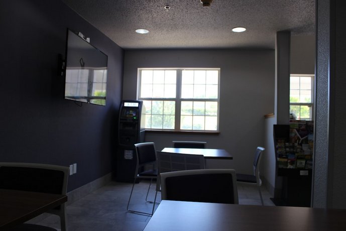 Microtel Inn & Suites by Wyndham Pittsburgh Airport