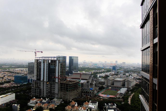 New Furnished 1BR Apartment at Gold Coast near PIK By Travelio