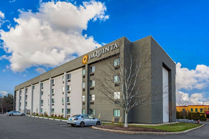 La Quinta Inn & Suites Hartford - Bradley Airport