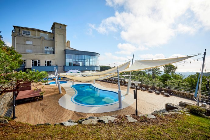 Mauna Ocean Resort