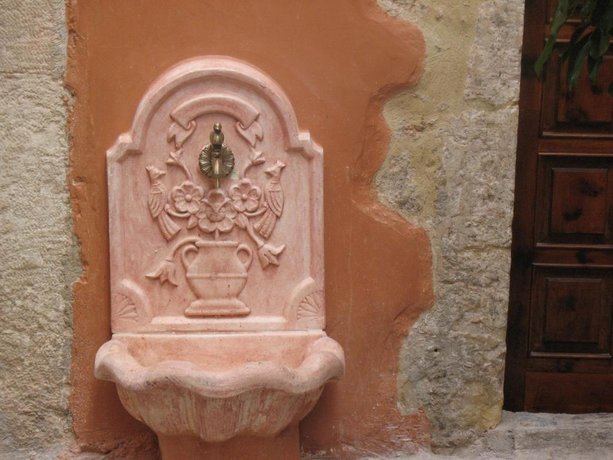 Sali Chelidonaki boutique suite