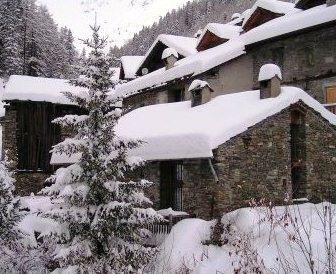 Hotel Suisse Saint-Rhemy-en-Bosses Saint Rhemy-Crevacol Ski Resort Italy thumbnail