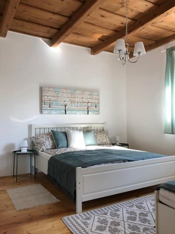 Twin Pines Apartment Egerszalok