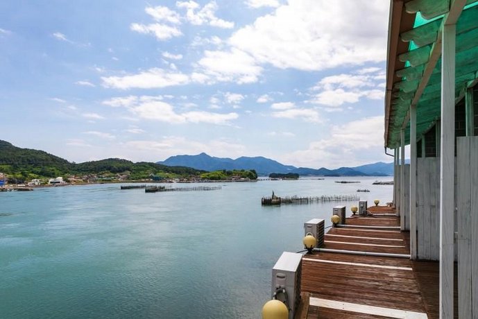 Namhae Jijok Pension