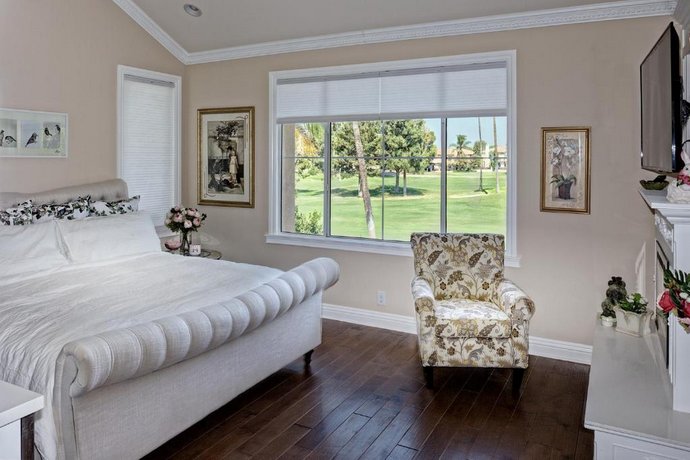 Stunning golf course view vacation home