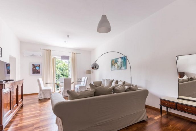 Piazza Marina Suite