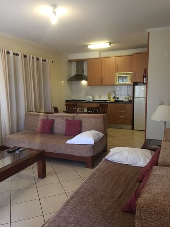 Parque Mourabel Oasis Village & Pe do Lago