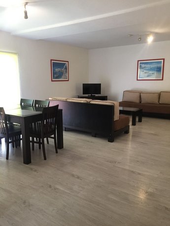 Parque Mourabel Oasis Village & Pe do Lago