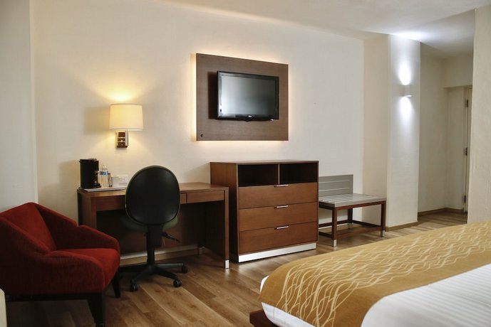 Comfort Inn Monterrey Valle