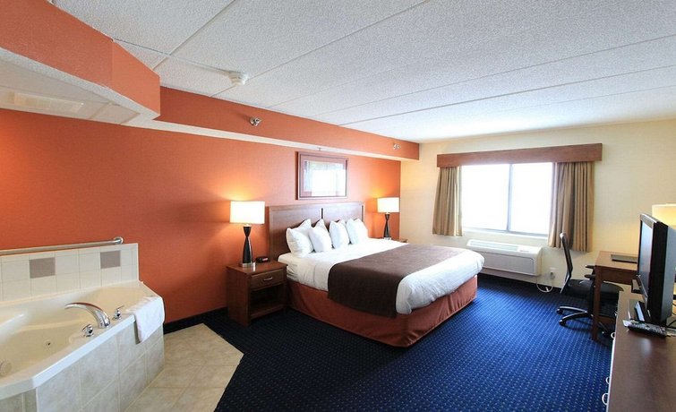 AmericInn by Wyndham Cedar Rapids/CID Airport