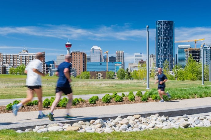 Acclaim Hotel Calgary Airport