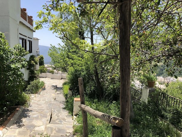 Apartamentos Rurales Poqueira