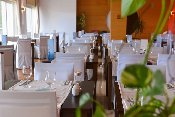 La Luna Island Hotel