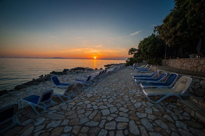 La Luna Island Hotel