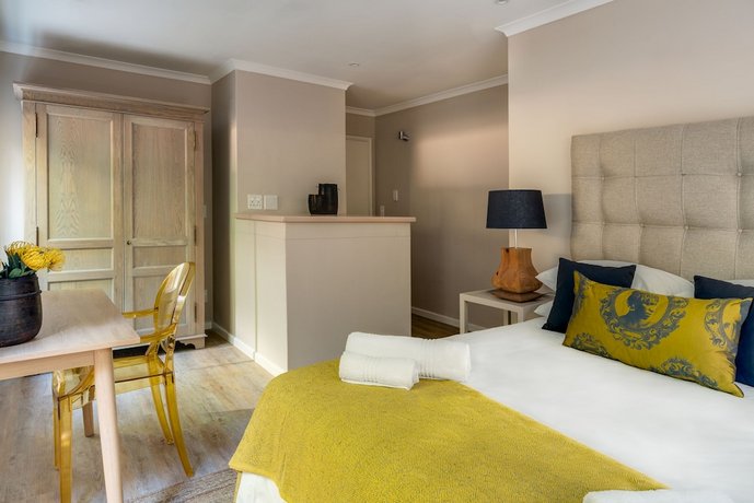 15 Woodford