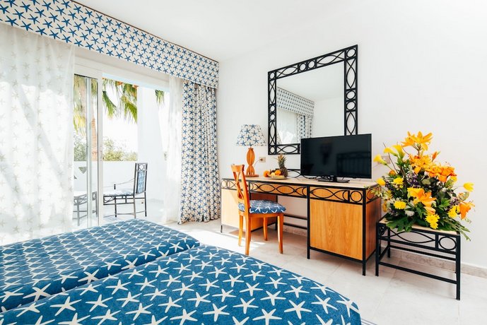 Domina Aquamarine Hotel & Resort